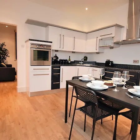 Derby 2 Bed Town House - Mins To University & City - Secure Parking Buitenkant foto