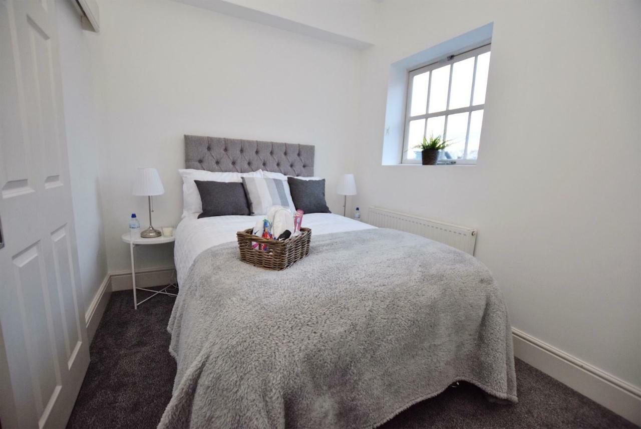 2 Bed Town House - Mins To & - Secure Parking Derby