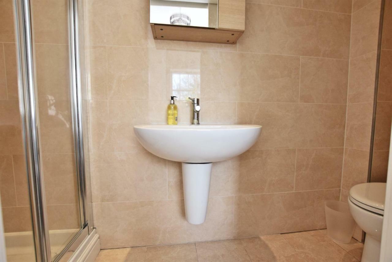 2 Bed Town House - Mins To & - Secure Parking Derby