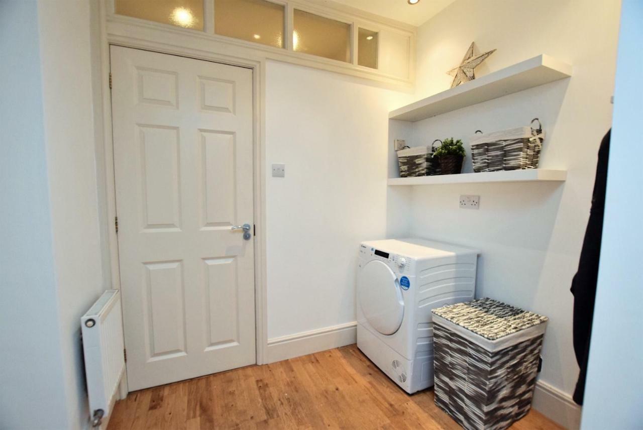 Holiday home 2 Bed Town House - Mins To & - Secure Parking Derby